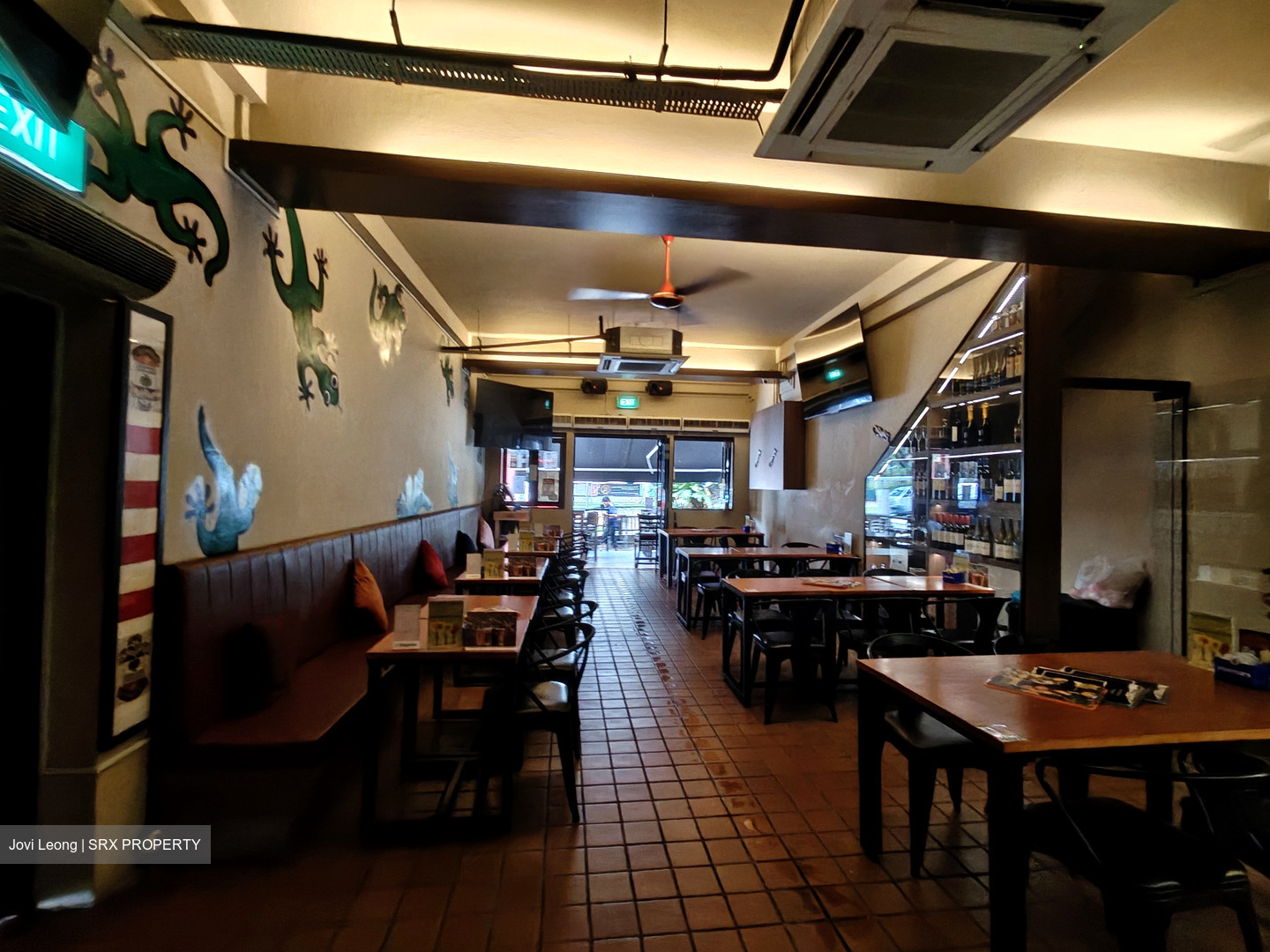 Sixth Avenue (D10), Retail #492654991